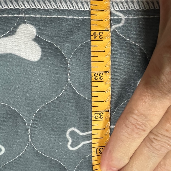 Large reusable Pet waterproof pad approx 35x31” washable great for doorways - Picture 6 of 9